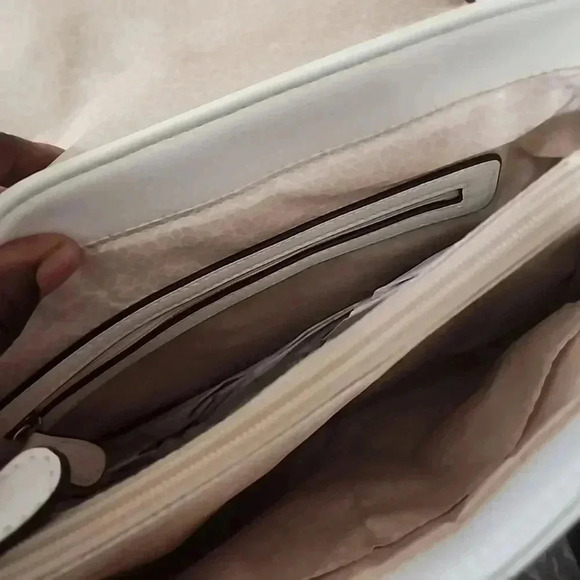 Brand New white shoulder bag with wallet - Picture 9 of 10